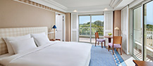 Premier Suite interior1