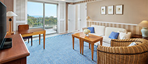 Premier Suite Bathroom1