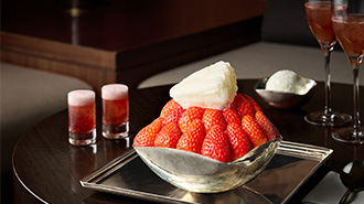 Snowy Strawberry Rose Glow 